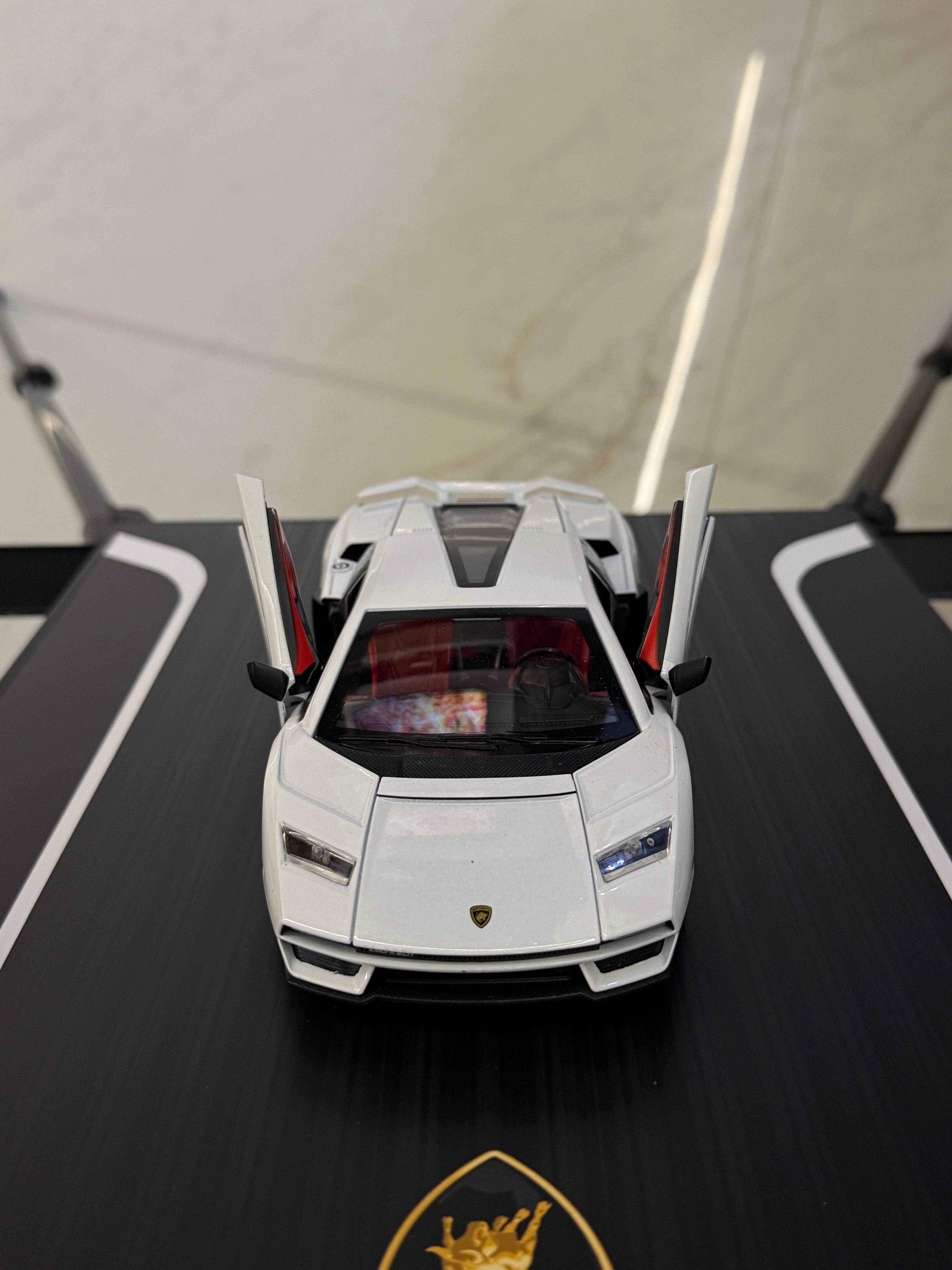 Lamborghini Countach LPI 800-4 Premium Artpiece