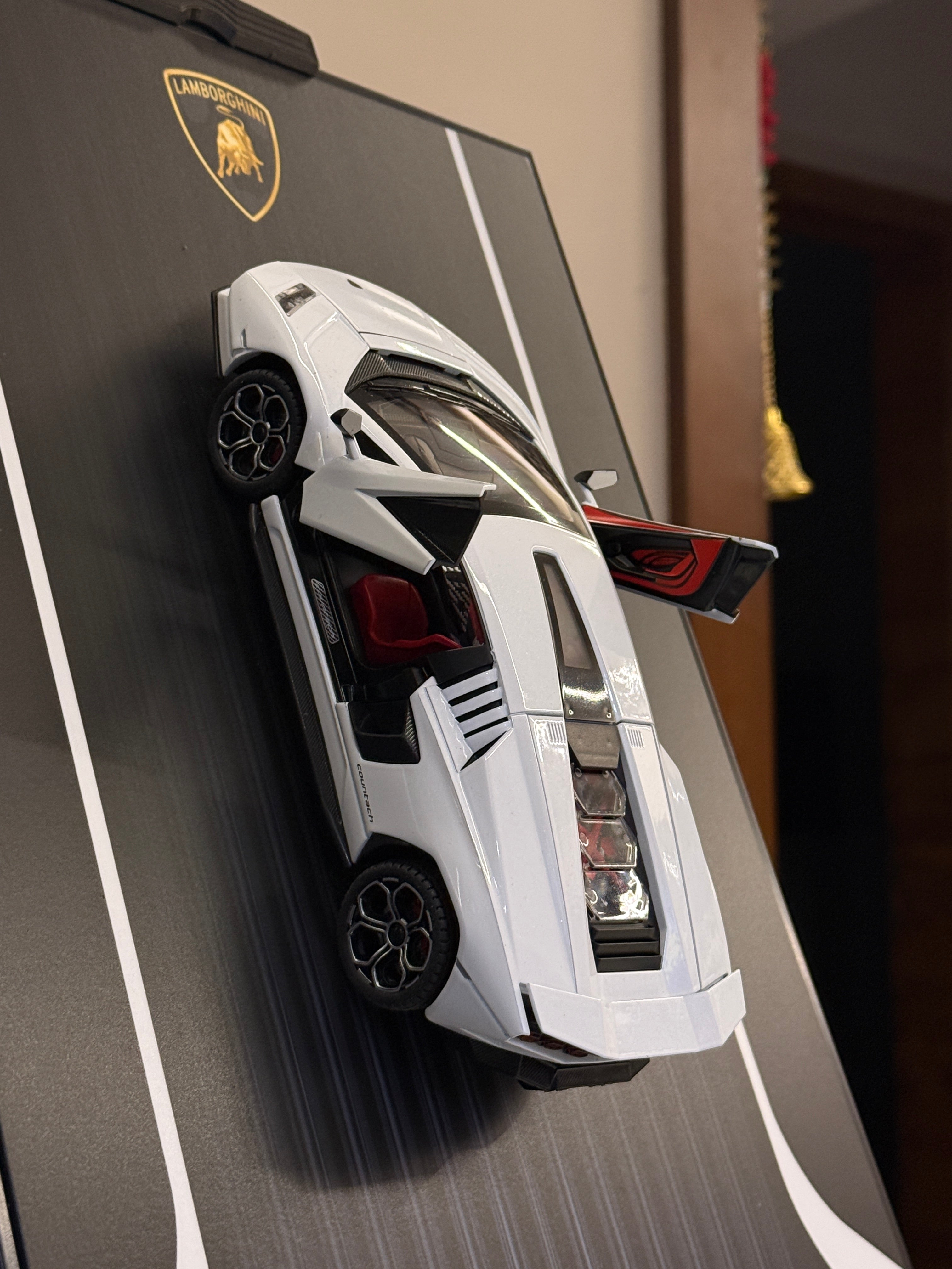 Lamborghini Countach LPI 800-4 Premium Artpiece