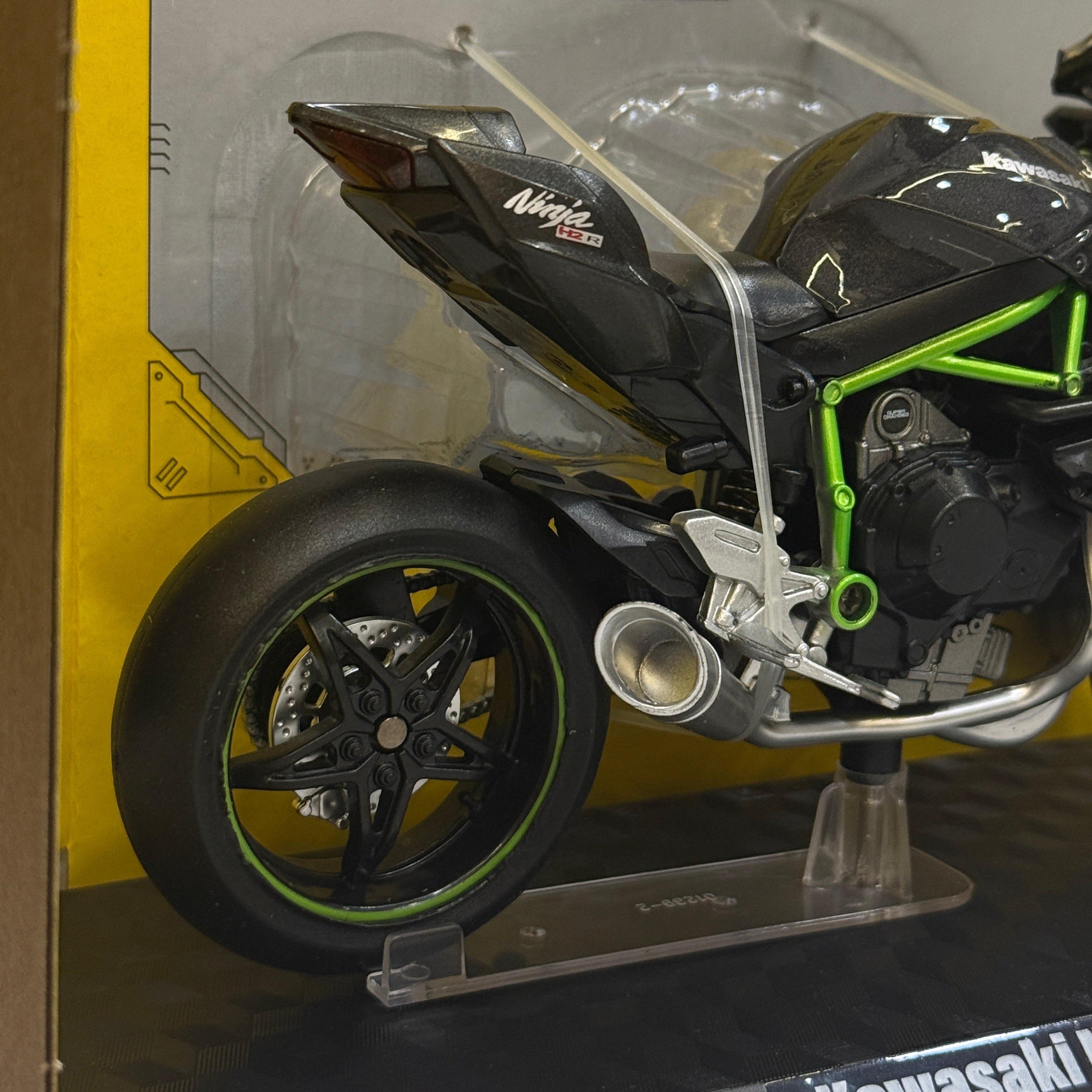 Kawasaki Ninja H2R 1:14 Scale Model