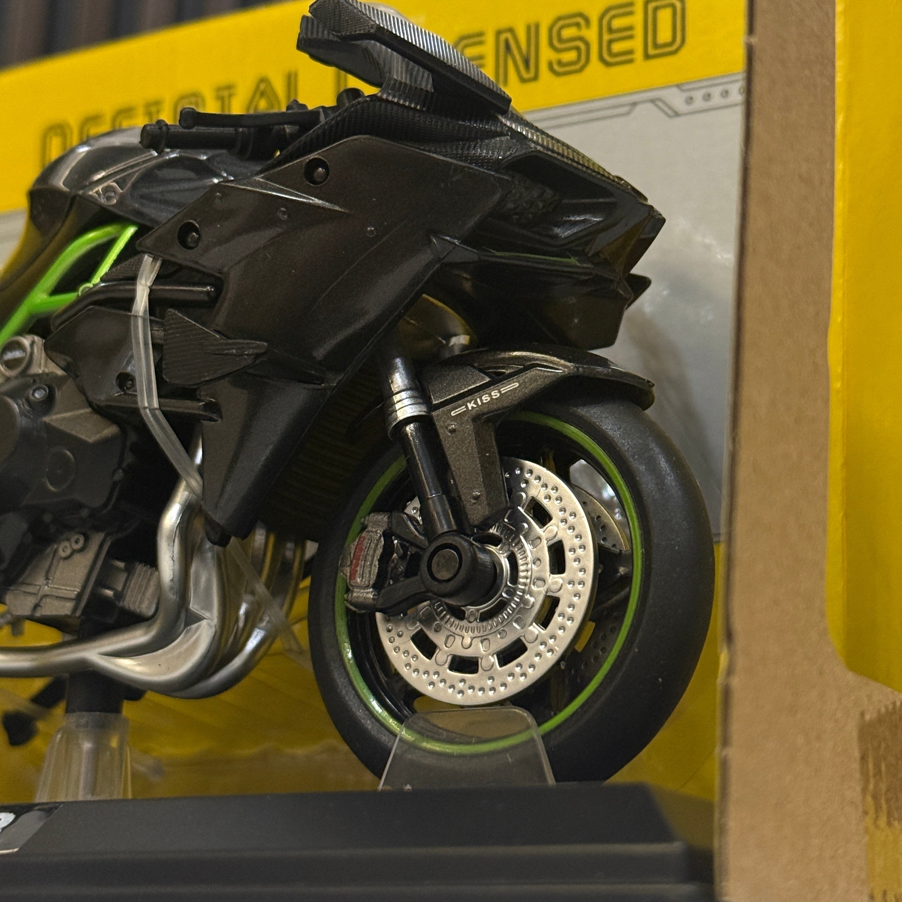 Kawasaki Ninja H2R 1:14 Scale Model