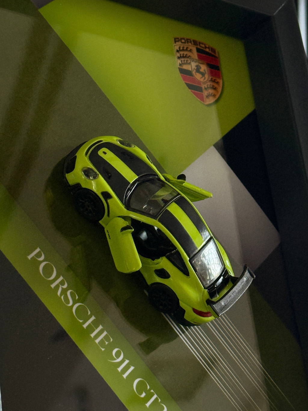 Porsche 911 gt2 rs Green Artpiece