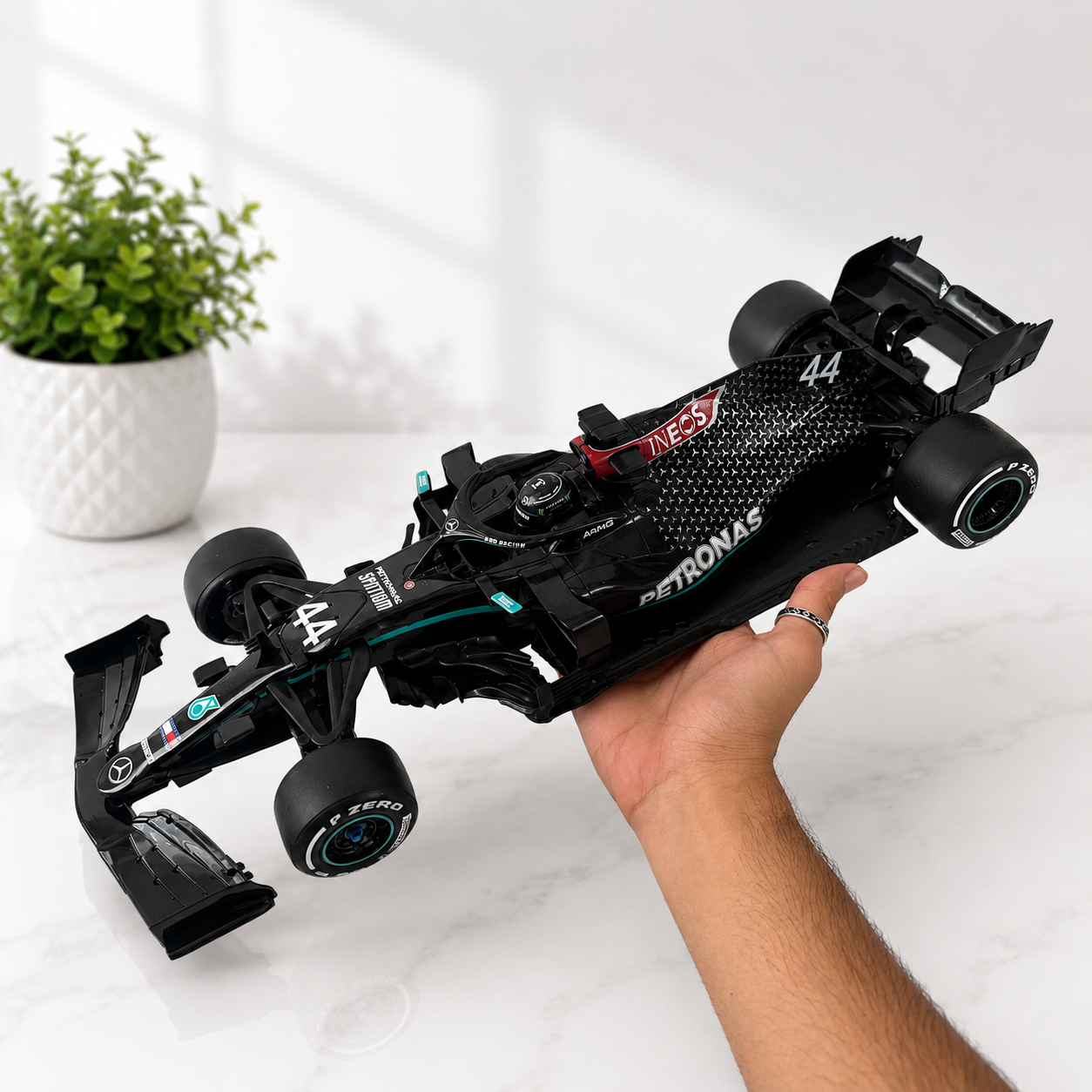 Mercedes AMG F1 W11 1:12 scale RC car Rastar Brand