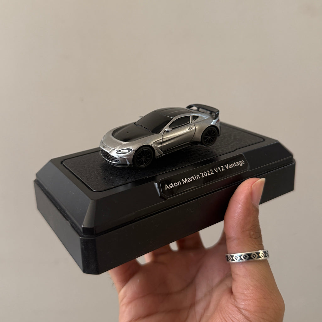 Aston Martin V12 Vantage RC Car 1:60 Scale