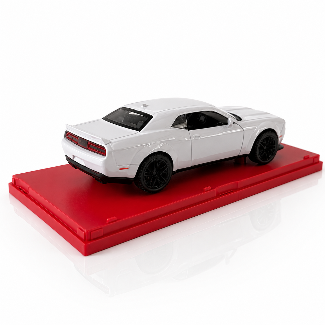 Dodge Challenger SRT Hellcat 1:32 Scale Model