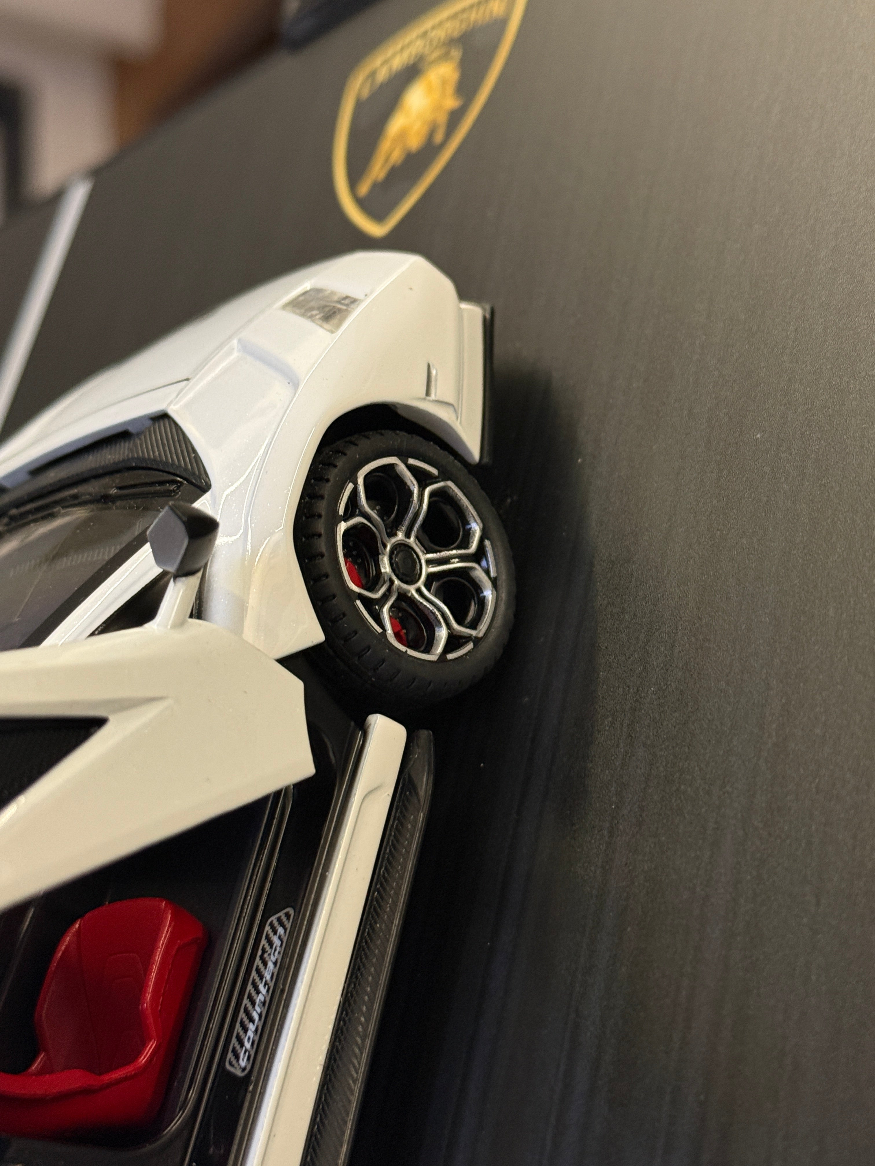 Lamborghini Countach LPI 800-4 Premium Artpiece