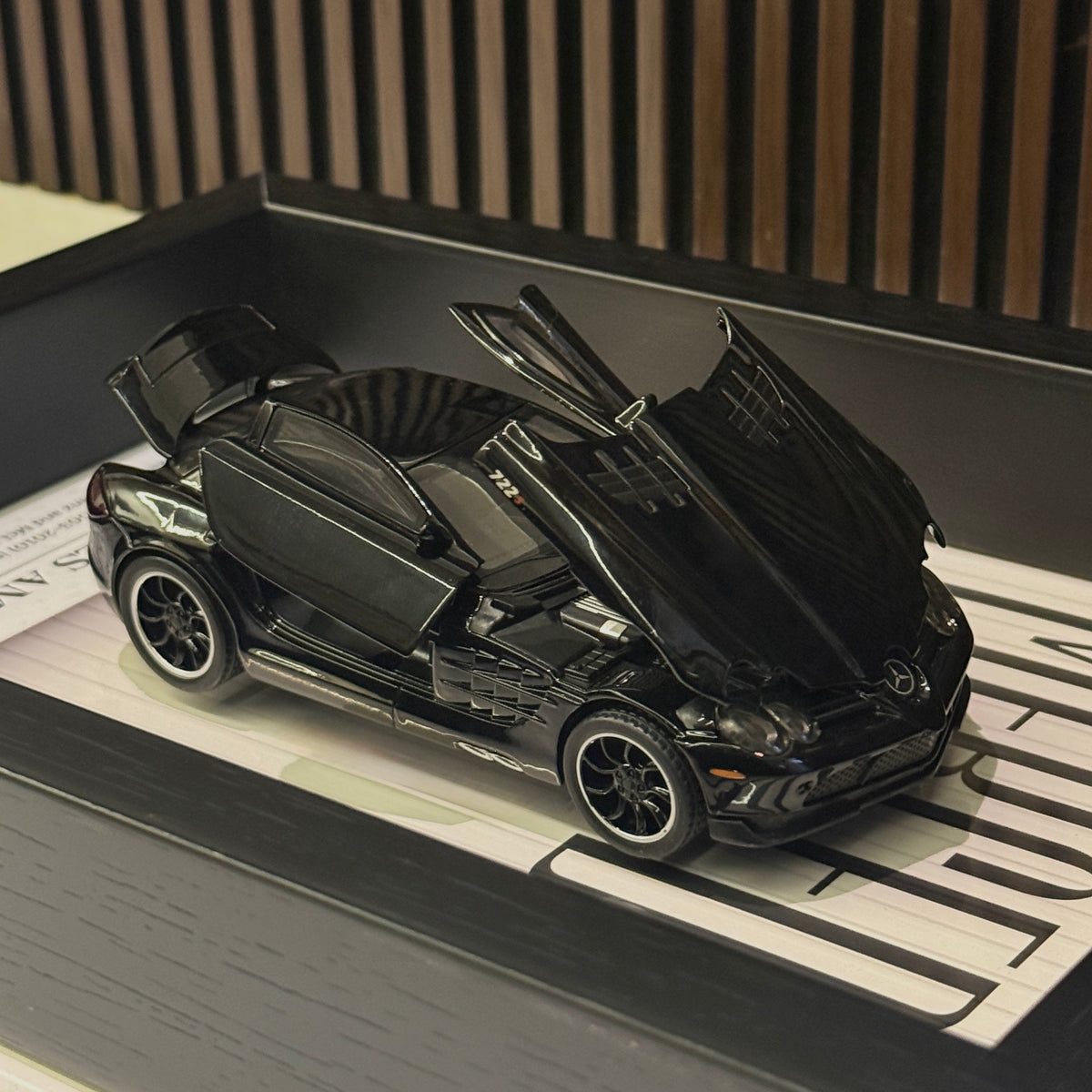 Mercedes AMG SLR Artpiece (Black)