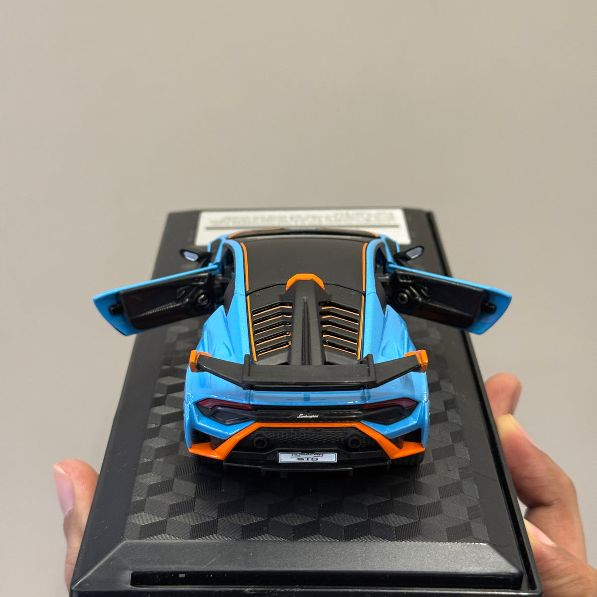 Lamborghini Huracan STO 1:32 scale CCA model