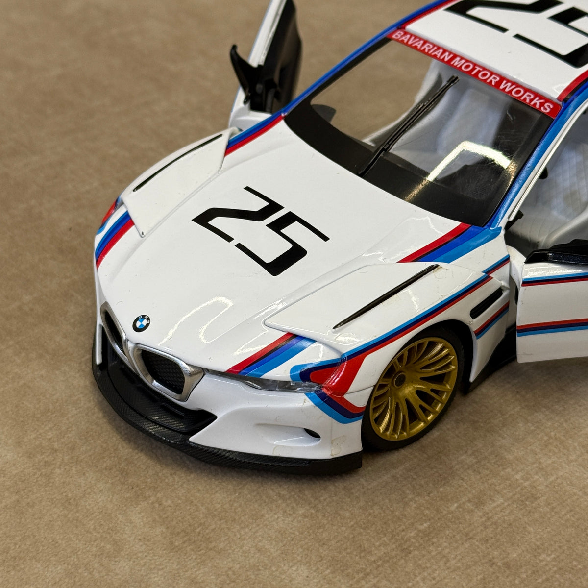 BMW 3.0 CSL 1:24 CCA Model