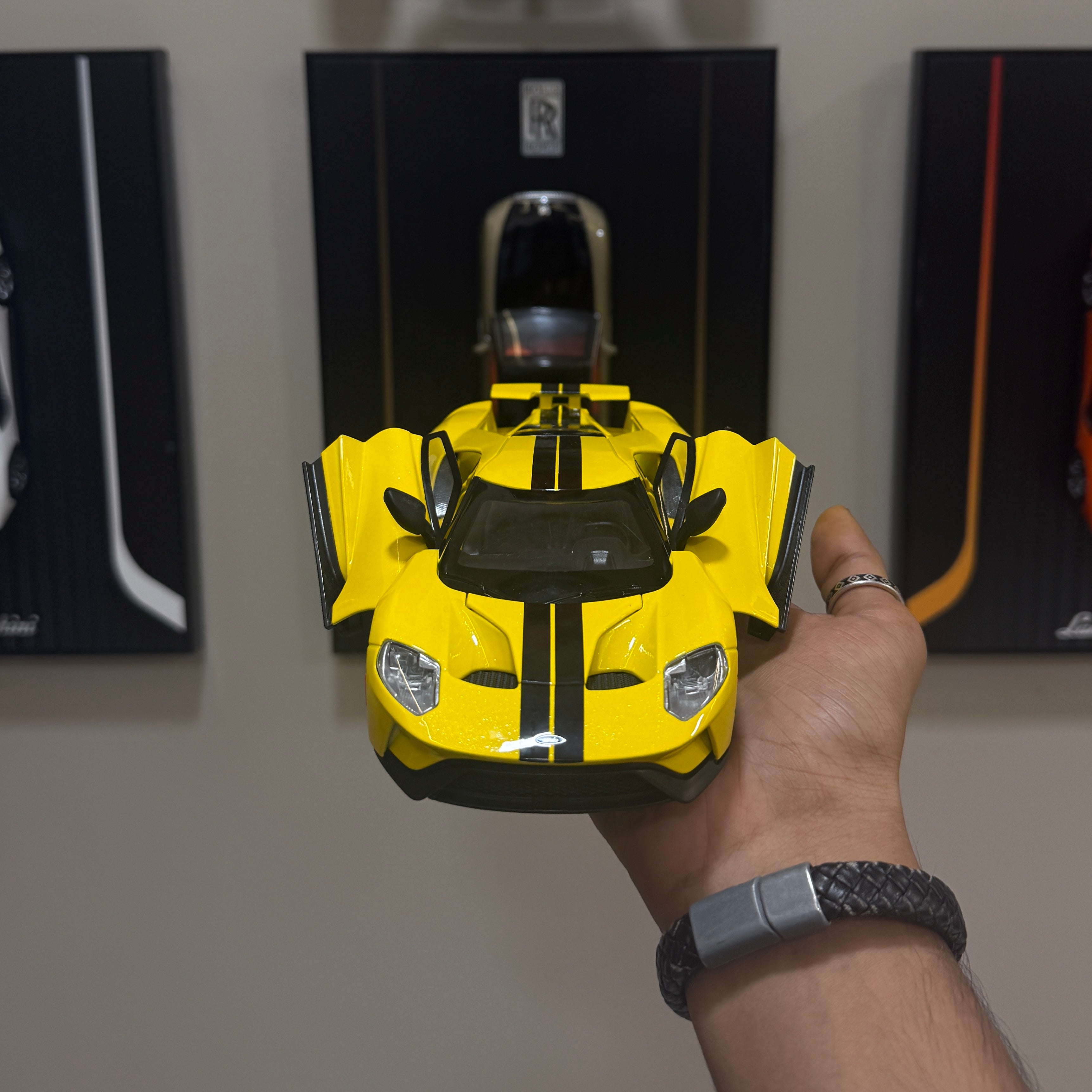 Ford GT 1:24 Scale Model
