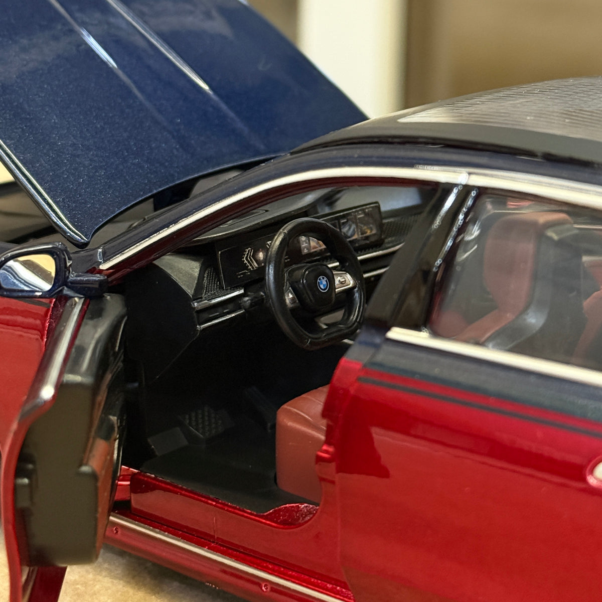 BMW i7 1:24 Scale CCA Model